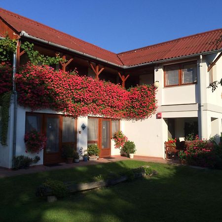 Ida Rooms Lajosmizse Bagian luar foto