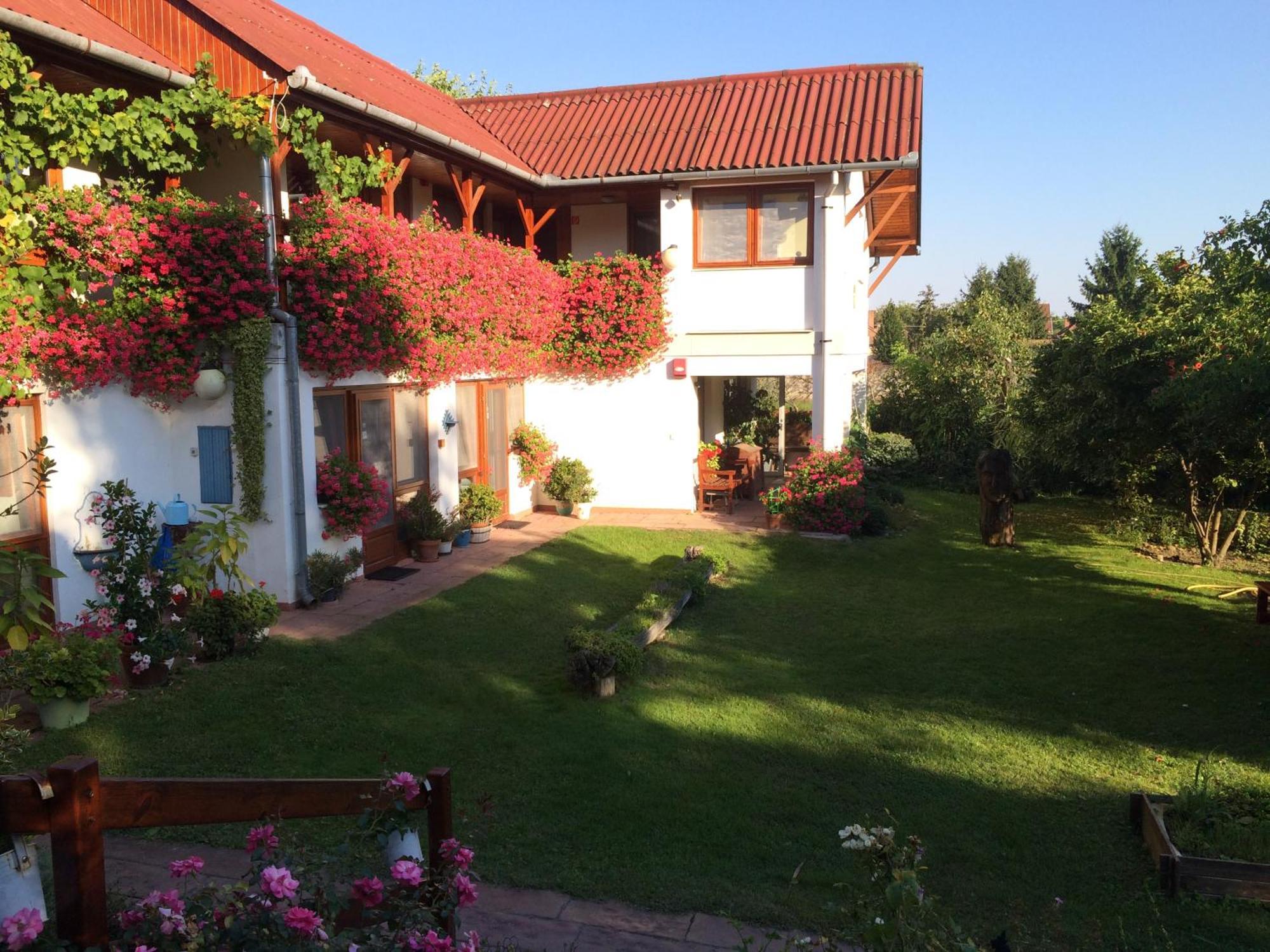 Ida Rooms Lajosmizse Bagian luar foto