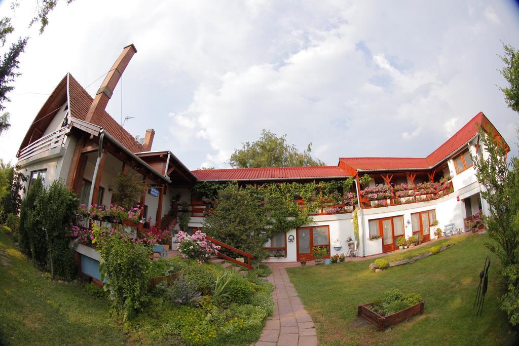 Ida Rooms Lajosmizse Bagian luar foto
