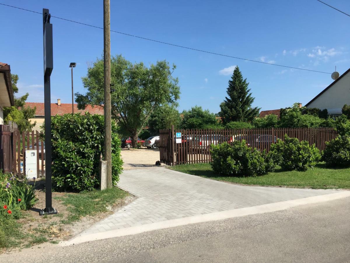 Ida Rooms Lajosmizse Bagian luar foto